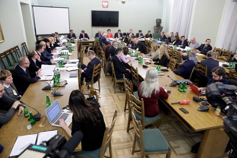 Posiedzenie sejmowej Komisji Nadzwyczajnej do spraw rozpatrzenia projektów ustaw z zakresu prawa wyborczego /Tomasz Gzell /PAP