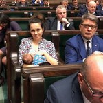 Posłanka Nowoczesnej: Karmię piersią i się tego nie wstydzę