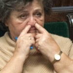 Gabriela Masłowska Posłanka PiS przebiła Pawłowicz! Co za sposób dłubania w nosie!