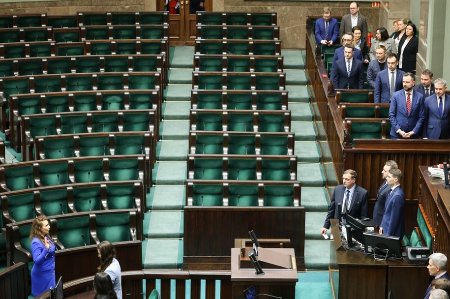 Posłów Prawa i Sprawiedliwości nie było na sali obrad w czasie ślubowania Moniki Pawłowskiej /Piotr Molecki /East News