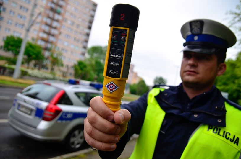 Posłowie chcą zaostrzyć kary dla pijanych kierowców /Łukasz Piecyk /Reporter
