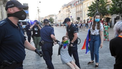 Posłowie KO i Lewicy interweniowali ws. aktywistów LGBT zatrzymanych przez policję w Warszawie. "To była łapanka"