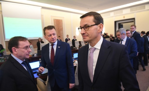 Posłowie KO o kreatywnej księgowości rządu Morawieckiego. Chodzi o trzynaste emerytury