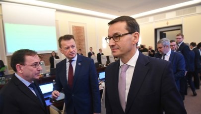 Posłowie KO o kreatywnej księgowości rządu Morawieckiego. Chodzi o trzynaste emerytury