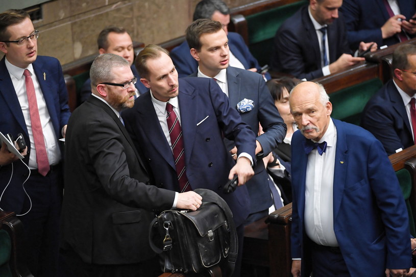 Posłowie Konfederacji /Radosław Pietruszka /PAP