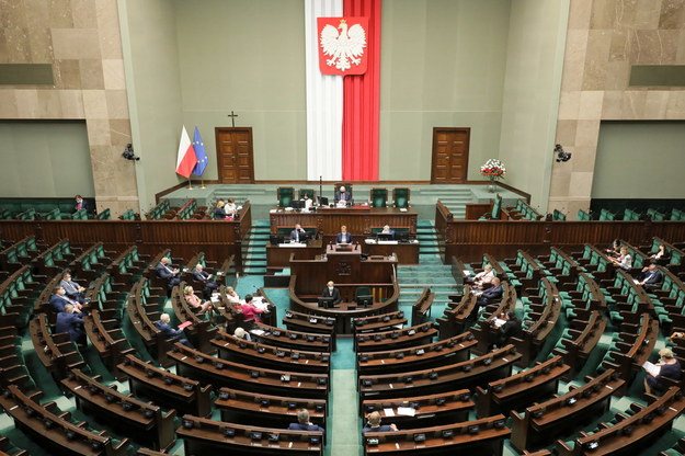 Posłowie na sali obrad Sejmu w Warszawie /Paweł Supernak /PAP