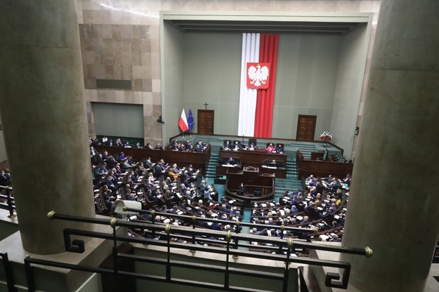 Posłowie na sali obrad Sejmu w Warszawie. /Tomasz Gzell /PAP