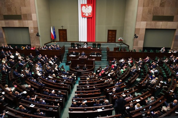 Posłowie na sali obrad Sejmu w Warszawie /Andrzej Lange /PAP