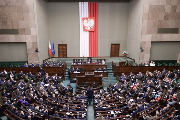 Posłowie na sali obrad Sejmu w Warszawie /Marcin Obara /PAP