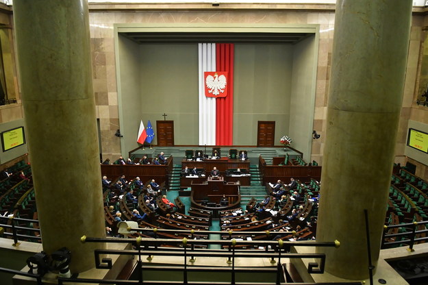 Posłowie na sali obrad Sejmu / 	Radek Pietruszka   /PAP