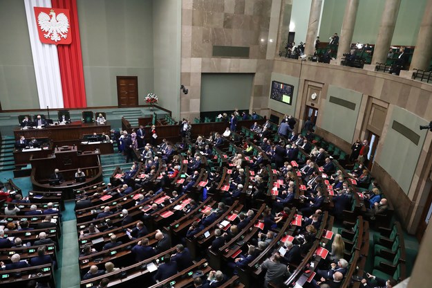 Posłowie na sali obrad Sejmu /Tomasz Gzell /PAP