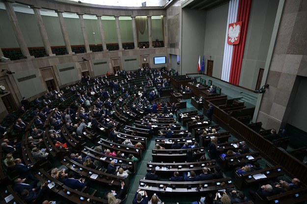 Posłowie na sali obrad Sejmu / 	Marcin Obara  /PAP