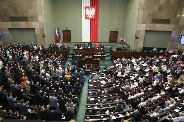 Posłowie na sali obrad Sejmu /Tomasz Gzell /PAP