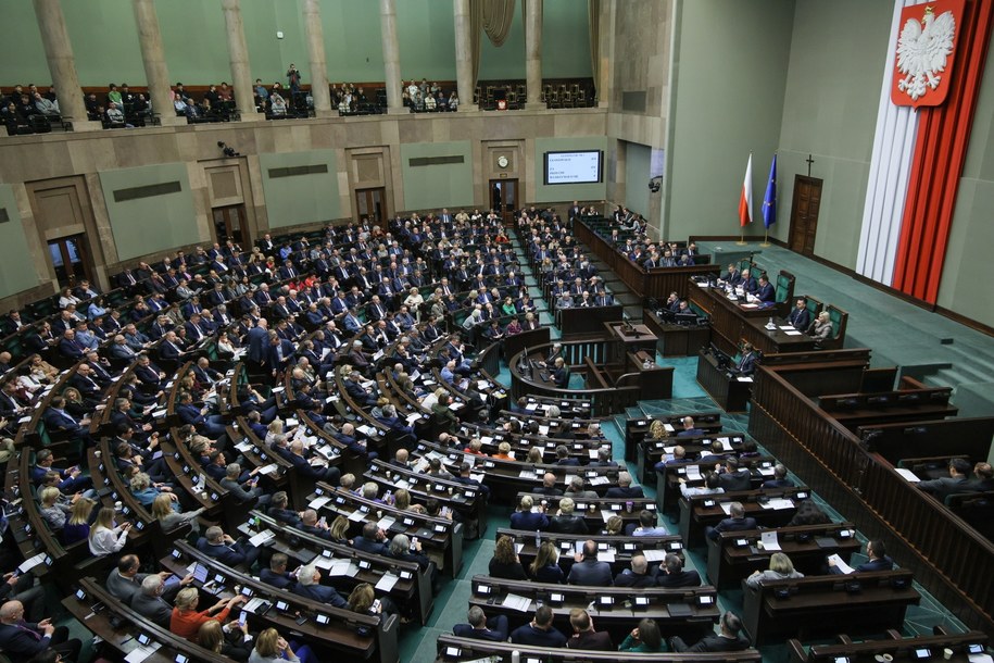 Posłowie na sali obrad Sejmu /Rafał Guz /PAP