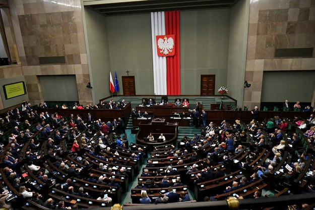 Posłowie na sali plenarnej Sejmu /Piotr Nowak /PAP