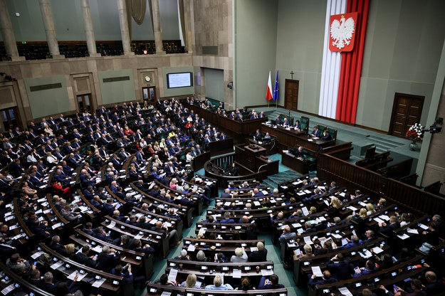 Posłowie na sali plenarnej Sejmu / 	Leszek Szymański    /PAP