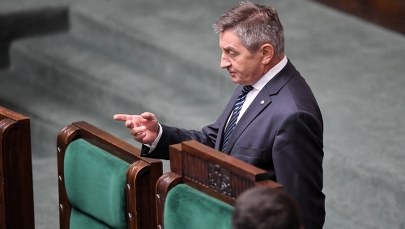 Posłowie opozycji sprawdzają loty Kuchcińskiego. Przedstawią raport w tej sprawie