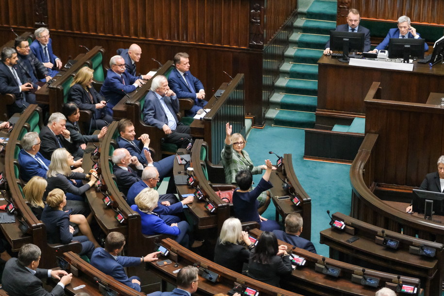 Posłowie PiS na sali sejmowej /Mateusz Marek /PAP