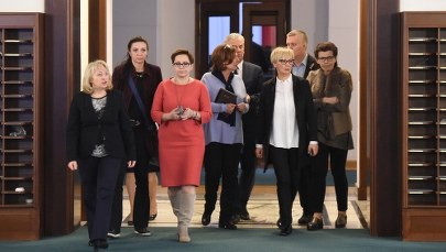 Posłowie PO nadal będą okupować salę plenarną