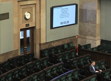 Posłowie poza Sejmem, ale urlopów nie biorą