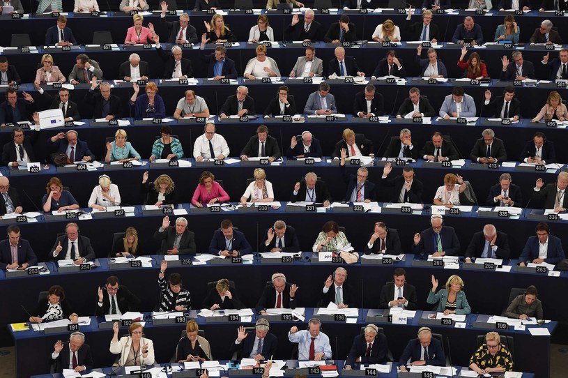 Posłowie w Parlamencie Europejskim w Strasburgu /AFP