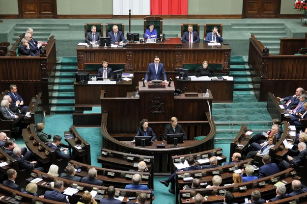 Posłowie w sali plenarnej Sejmu /Paweł Supernak /PAP