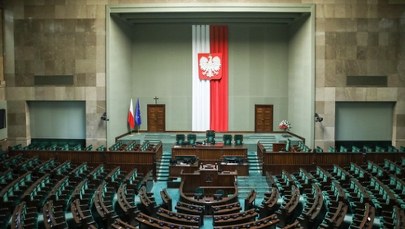 Posłowie wagarowicze dostaną po kieszeni? 