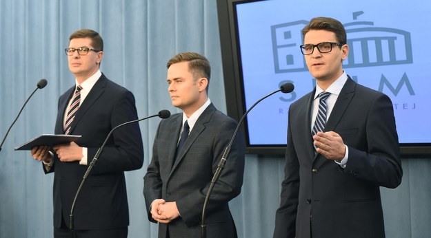 Posłowie wykluczeni z partii i klubu parlamentarnego PiS: Adam Hofman, Mariusz Antoni Kamiński i Adam Rogacki /Radek Pietruszka /PAP