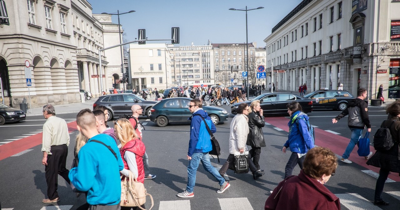 Posłowie zmienili zasady pierwszeństwa pieszych /Jan Domiński /Reporter