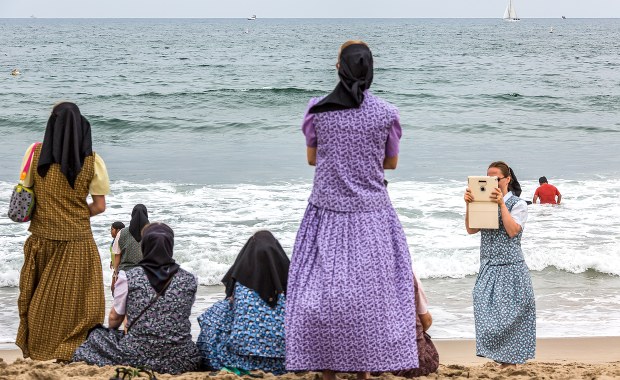 Poślubił 9-latkę, a nawet własną córkę. Przywódca sekty miał 20 żon