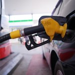 Posługując się fałszywi fakturami na paliwo, wyłudzili VAT 