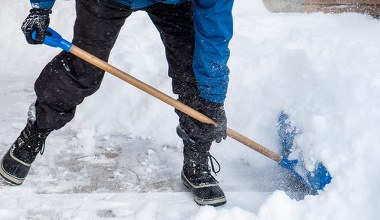 Posmaruj tym łopatę. Odśnieżanie pójdzie dwa razy szybciej 