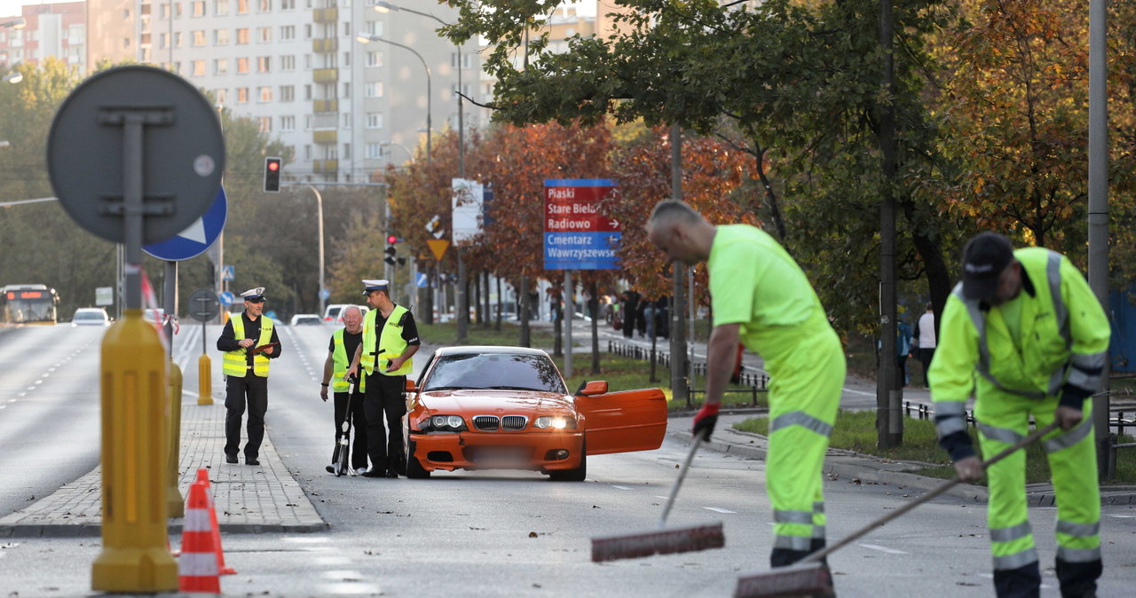 Posprzątać i życie toczy się dalej? Nie dla wszystkich... /Paweł Suparnak /PAP