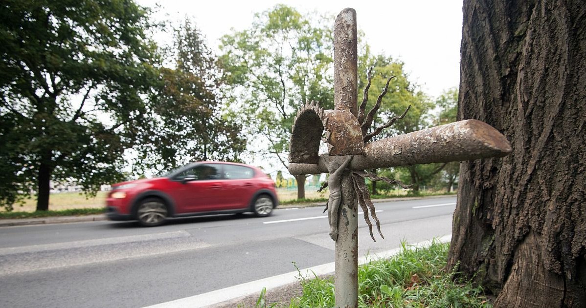 Pośrednicy kancelarii odszkodowawczych często nazywani są "hienami cmentarnymi" /Wojciech Stróżyk /Reporter   /Agencja SE/East News