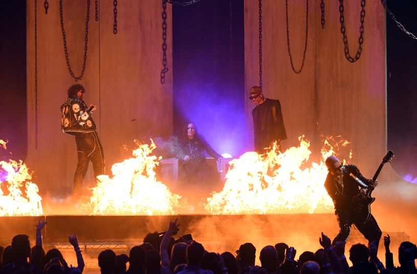 Post Malone, Ozzy Osbourne i Travis Scott podczas koncertu na gali American Music Awards w Los Angeles /AFP