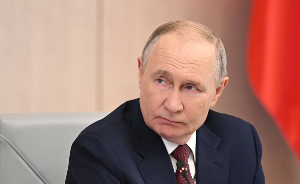 Postawienie Putina przed trybunał "sympatyczne, ale nierozsądne"