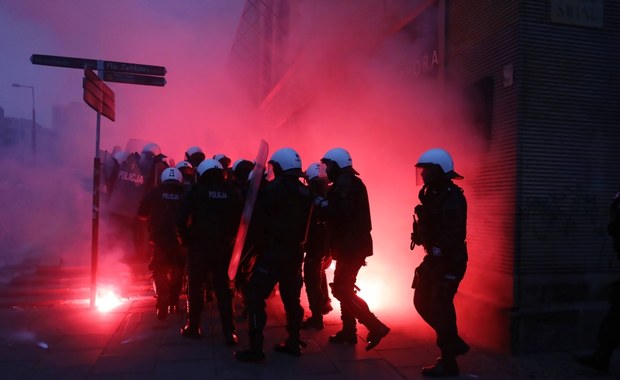 Postępowania wyjaśniające ws. policjantów zabezpieczających demonstracje w Warszawie