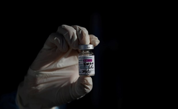 Postępowanie przeciwko AstrzeZenece. KE podała datę pierwszej rozprawy