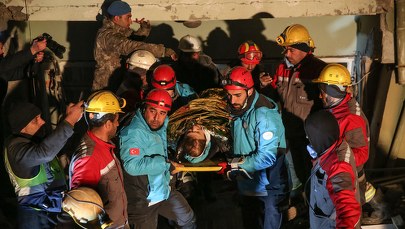 Poszedł do ambasady i przekazał 30 mln dolarów na ofiary trzęsienia ziemi 