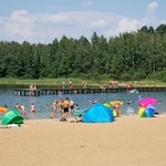 Poszedł popływać w jeziorze Lepaki. Zniknął pod wodą