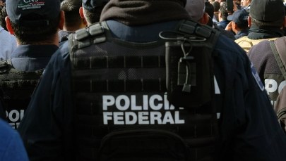 Poszedł "za potrzebą" na dziedziniec. Mieszkańcy zwrócili mu uwagę, więc otworzył ogień