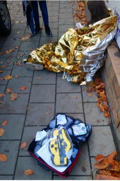 Poszkodowana kobieta /Straż Miejska Poznań /Straż Miejska