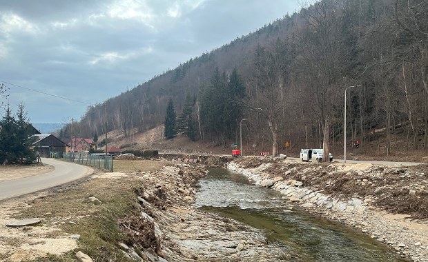Poszkodowani przez powódź w zawieszeniu. Wciąż brak kluczowego dokumentu