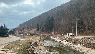 Poszkodowani przez powódź w zawieszeniu. Wciąż brak kluczowego dokumentu