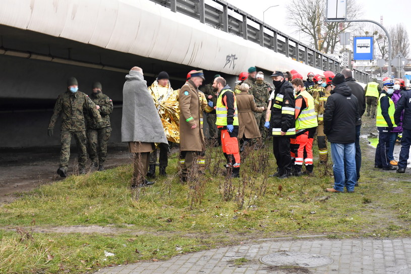 Poszkodowani zostali żołnierze / 	Marcin Bielecki    /PAP