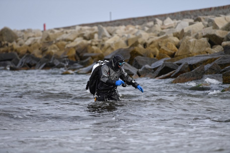 Poszukiwania dwójki dzieci, które zabrała fala / 	Marcin Bielecki    /PAP