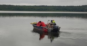 Poszukiwania nastolatków zaginionych na jeziorze. Tragiczne informacje