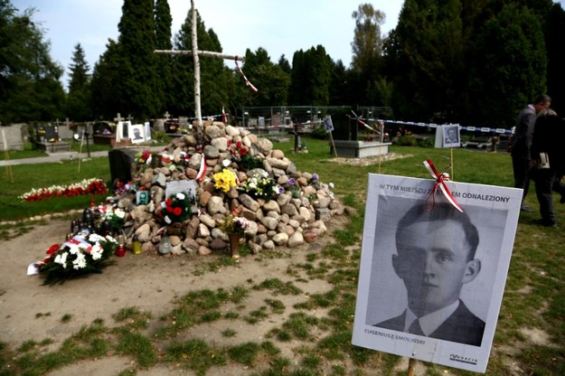 Poszukiwania ofiar zbrodni komunistycznych na Łączce Cmentarza Wojskowego w Warszawie /Tomasz Gzell /PAP