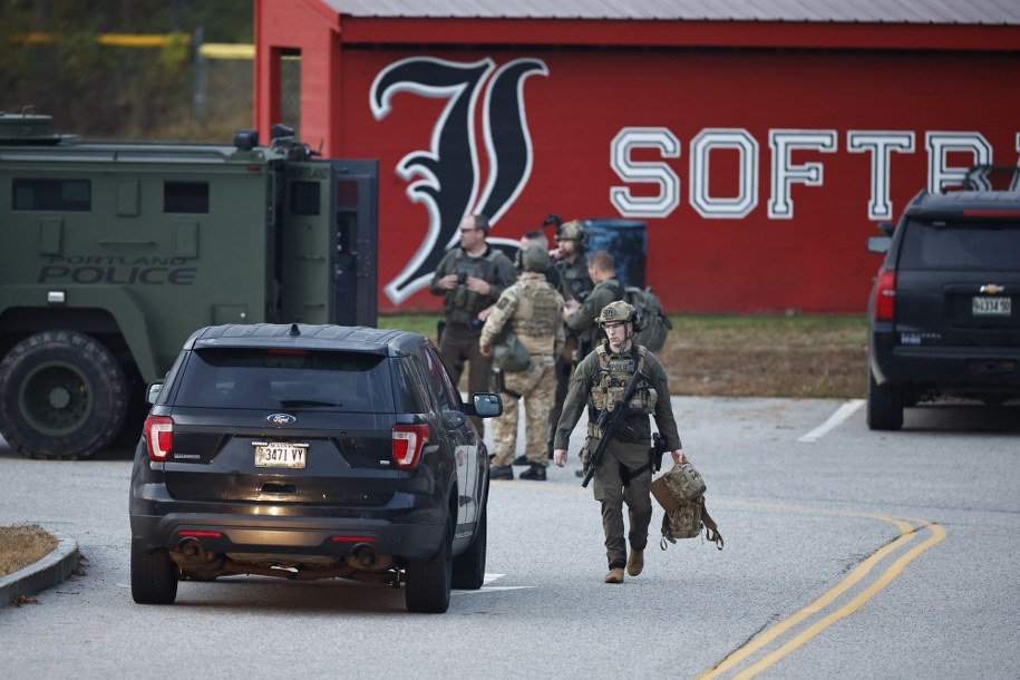 Poszukiwania Roberta Carda /CJ GUNTHER /PAP/EPA