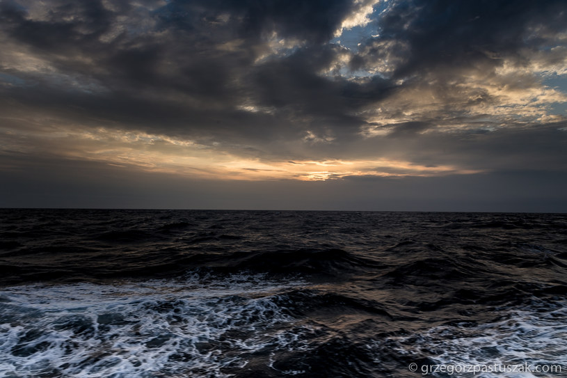 Poszukiwania wraku na Morzu Północnym wiążą się z dużym niebezpieczeństwem /fot. Grzegorz Pastuszak/One1 Studio /materiały prasowe